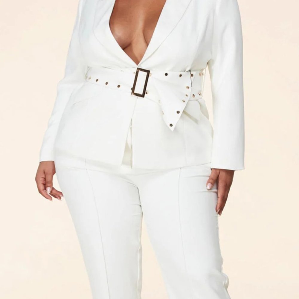 New Plus Size Ivory and Gold Suit